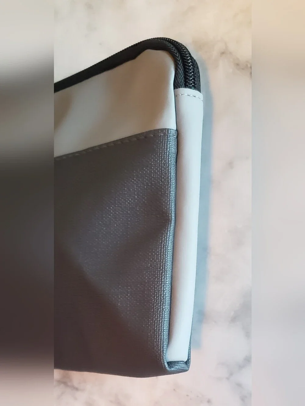 NEW Tumi Delta Airline One Amenity Kit Grey Toiletry Empty